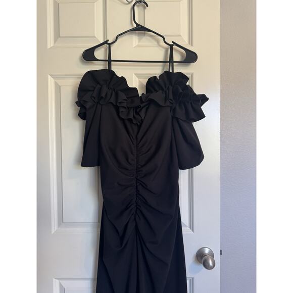 NWOT Xscape Ruffled Off-the-Shoulder Short Sleeve Crepe Sheath Gown – Size 18 - Picture 16 of 16